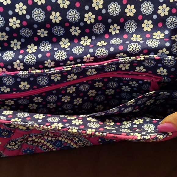 💐Vera Bradley Knot Just a Clutch - Picture 5 of 7